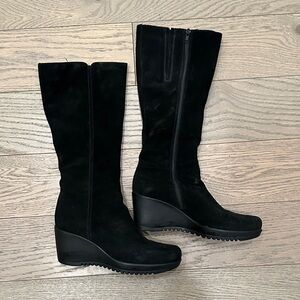 La CANADIENNE Black Women's Winter Wedge Boots